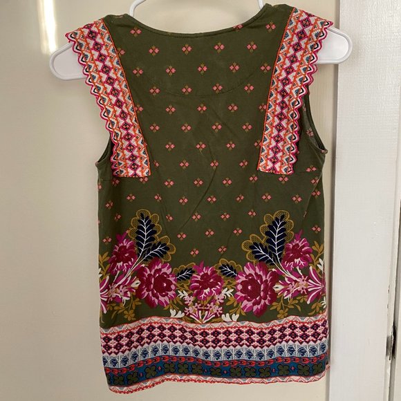 XS Anthropologie Sleeveless Shirt - Picture 3 of 3
